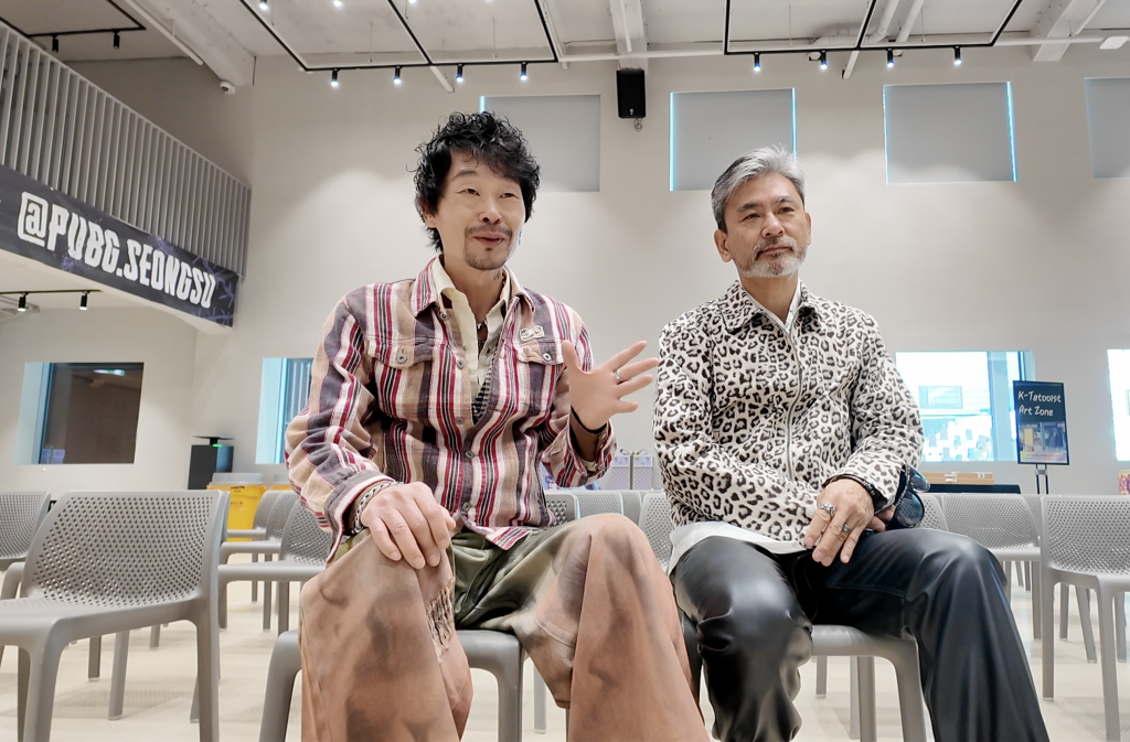 ユン・ジュノ(左)、ミン・ワンギ(右)